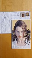 Emilia Clarke, Original Autogramm auf Foto in Farbe