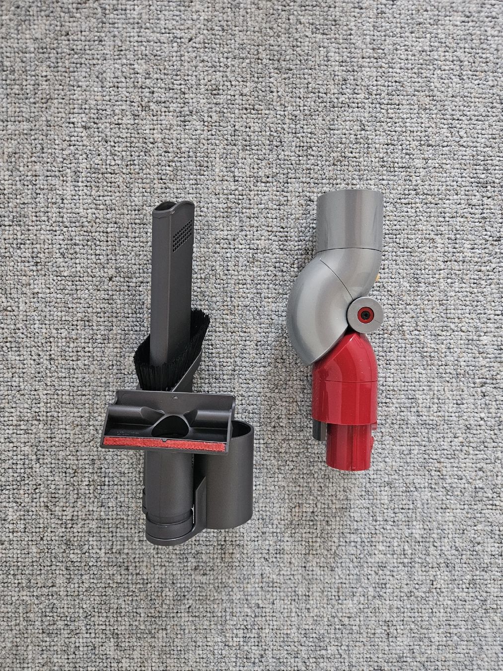 Dyson Aspirapolveri & Accessori: Dyson V15 Ersastzteile – Usato da Appenzell venduto da Loesele