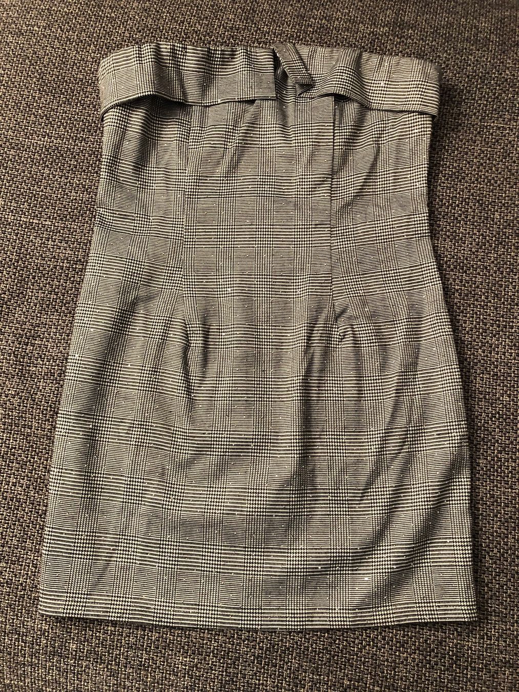 Vestiti: Grau Schwarzes Kleid mit Glitzerperlen, Gr. M – Nuovo e nell'imballaggio originale da Langnau am Albis venduto da snla_scc9