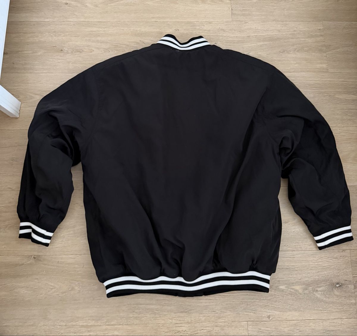 H&M Giacche: Veste style baseball noire et blanche  – Usato da Giffers venduto da Ws.b 1
