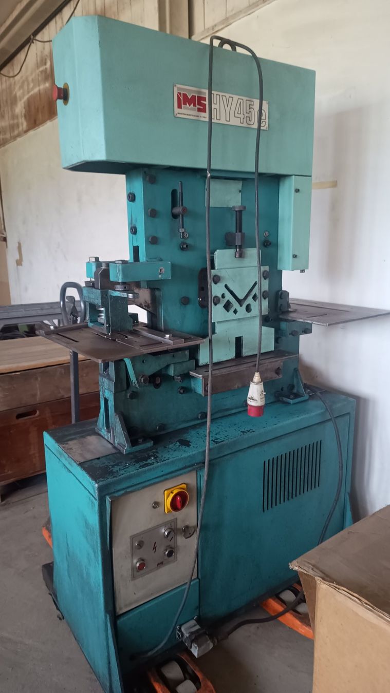 Toutes les machines: Stanze-Schere – D'occasion à Meltingen par raijeg