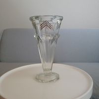 1930-1939 USA /Art-déco-Vase aus Glas im „Gratte-Ciel“-Stil
