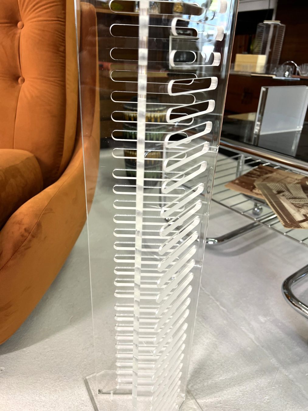 Racks & Ständer: Acryl - Plexi CD-Ständer - 80er Jahre – Gebraucht aus Walzenhausen von stilvollwohnen 4