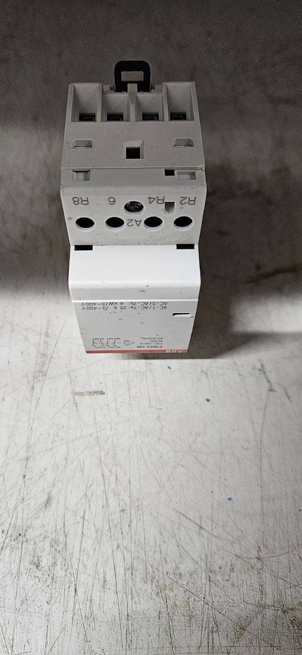ABB Interruttori: ABB ESB25-13N Schütz – Usato da Baar venduto da Vel...Baar45 1