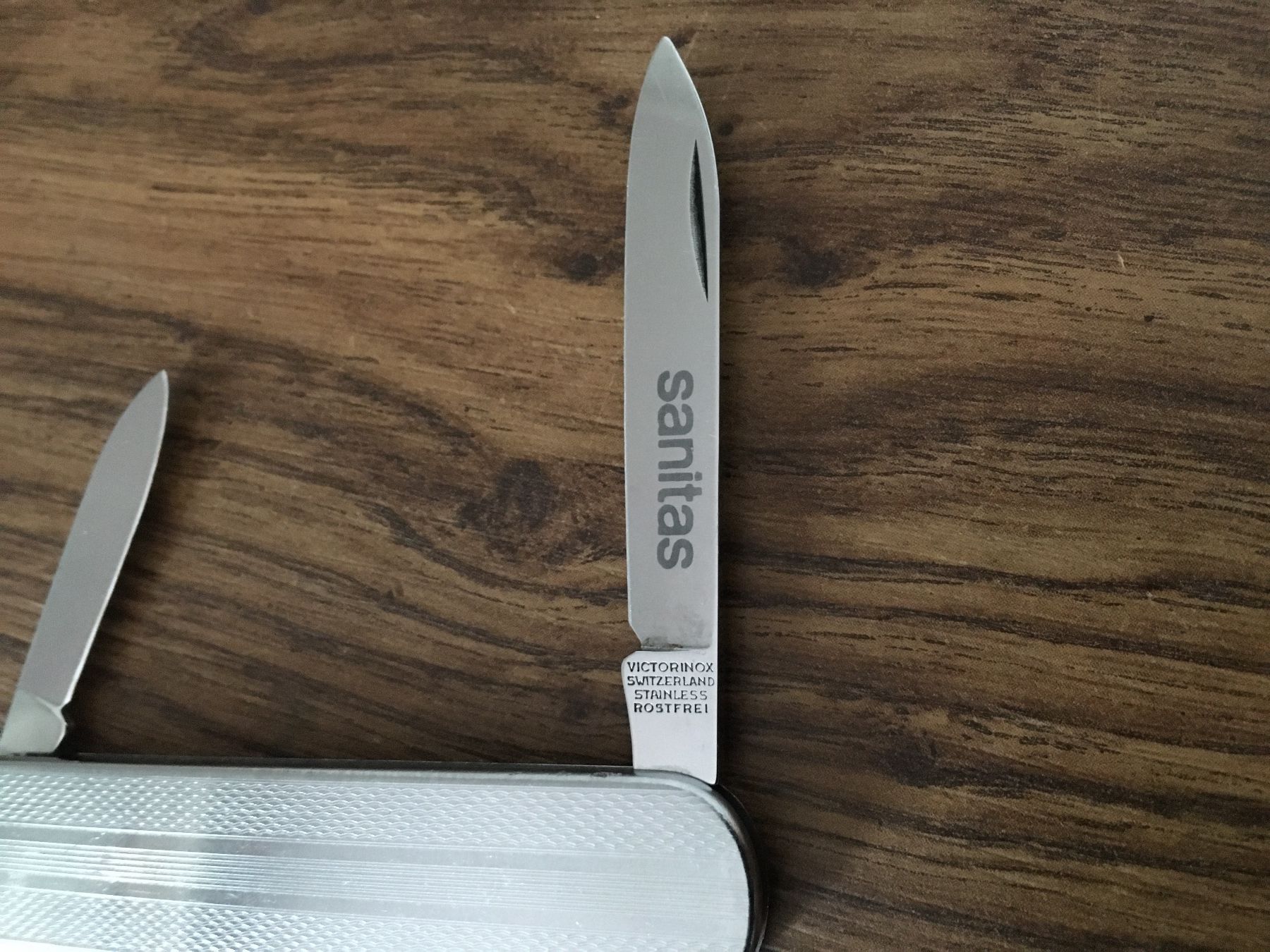 Victorinox Coltelli tascabile: VICTORINOX - Metallmesser - sanitas – Usato da Andwil SG venduto da Rainboli 3