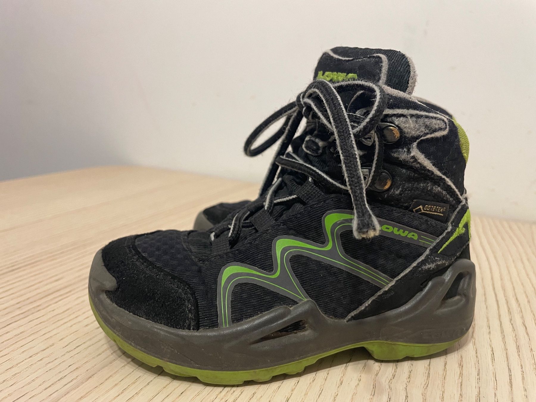 Lowa Scarpe per ragazzi: Lowa Kinderschuh – Usato da Wiesendangen venduto da Blupics 3