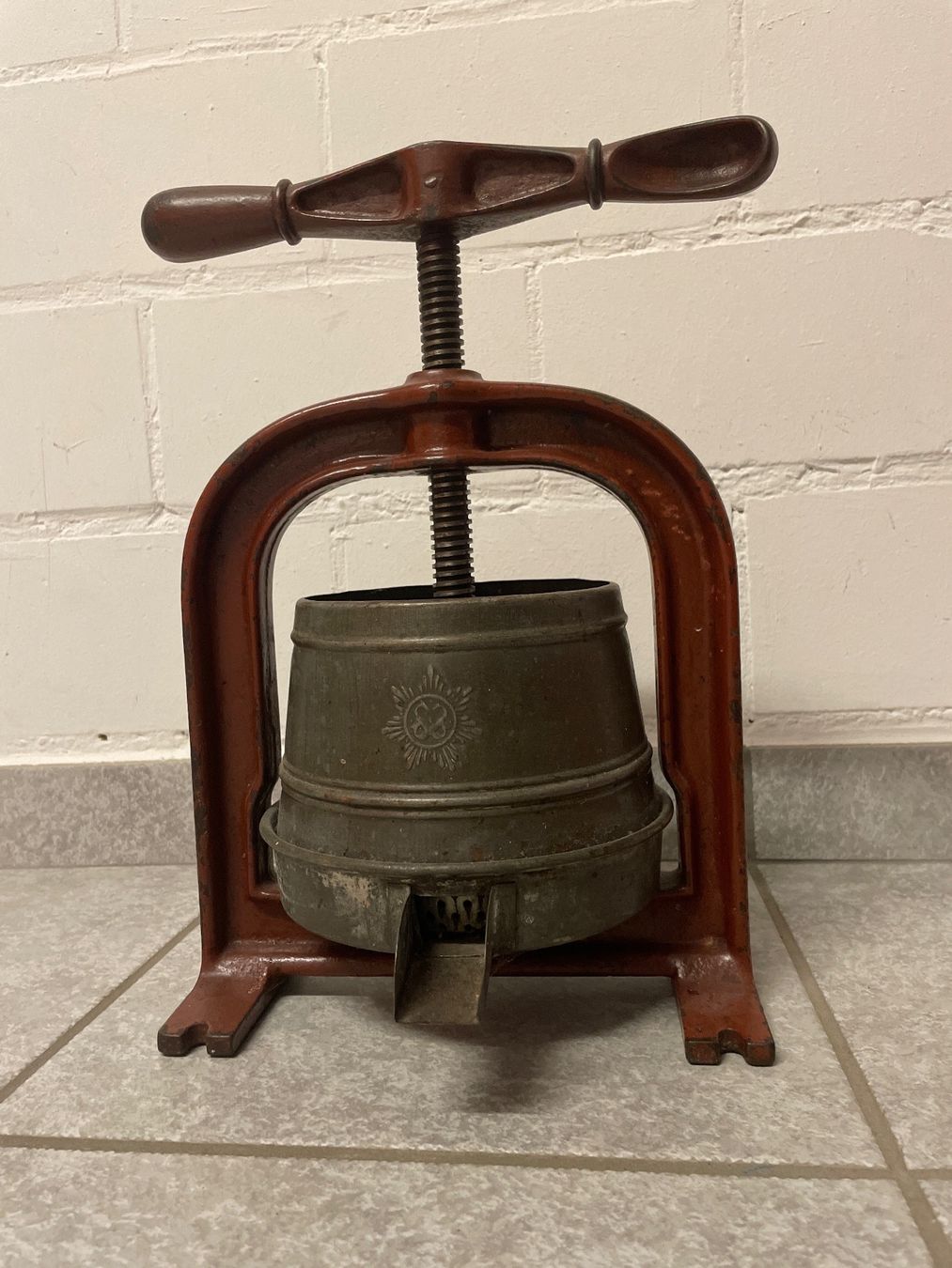 Tutte le decorazioni: Dekorative Traubenpresse, Obstpresse. Antik – Usato da Grüt (Gossau ZH) venduto da guetsli80
