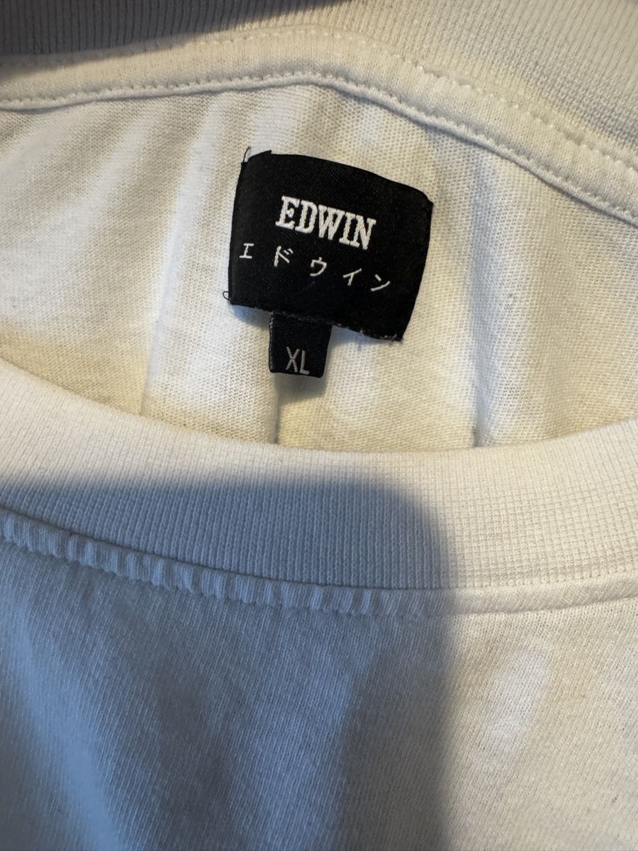 Edwin T-shirt: Edwin T-Shirt – Usato da Basel venduto da GTB.Fa 1
