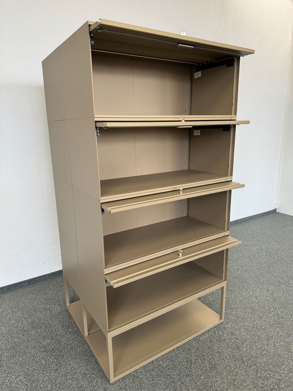 Lista Banconi: Lista Office LO Locker mit 8 Fächern zweiseitig – Usato da Schönenwerd venduto da mcofficeshop 5