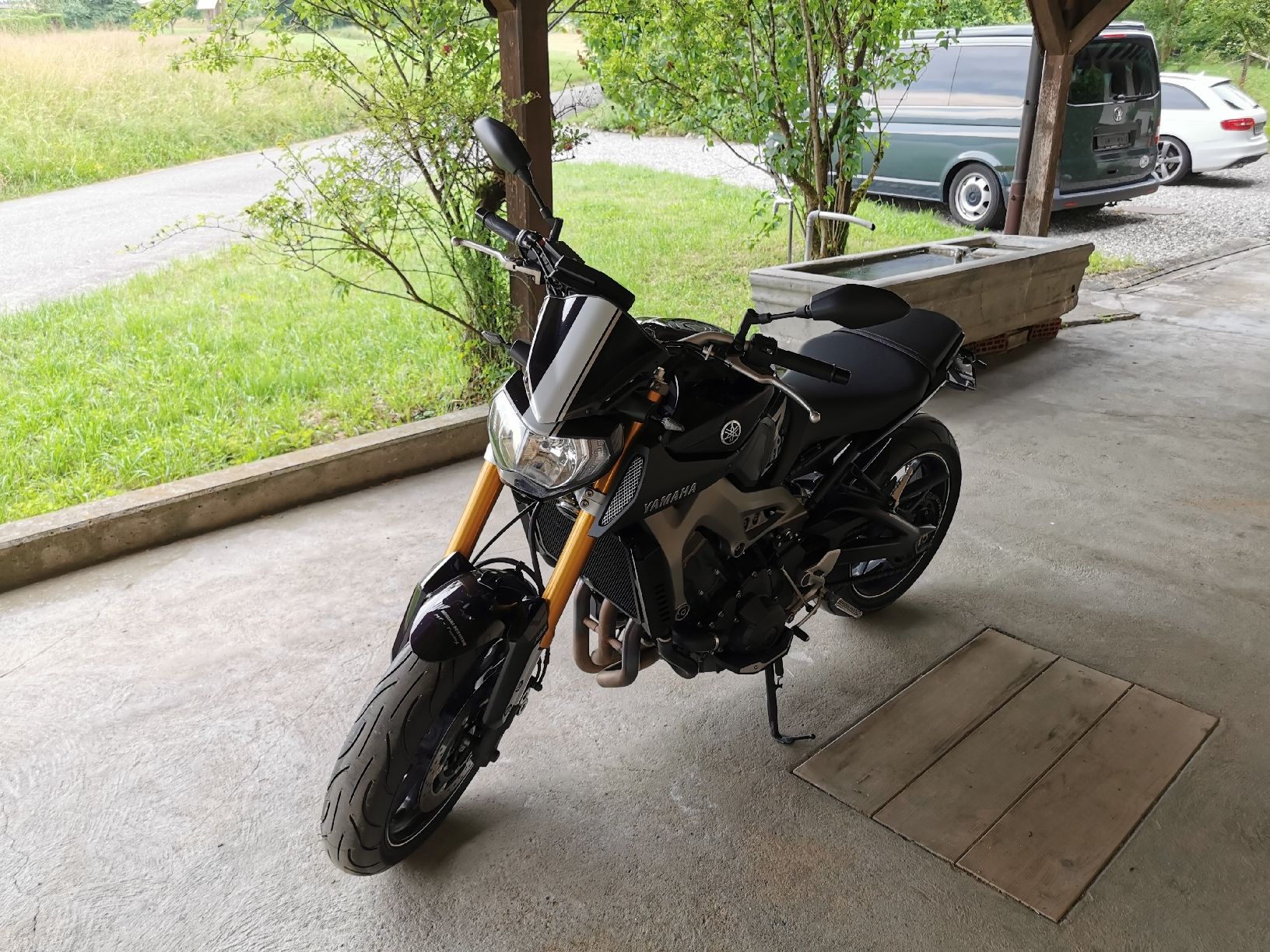 Yamaha Strada: Yamaha MT-09 ABS – Usato da Vordemwald venduto da Kspurs