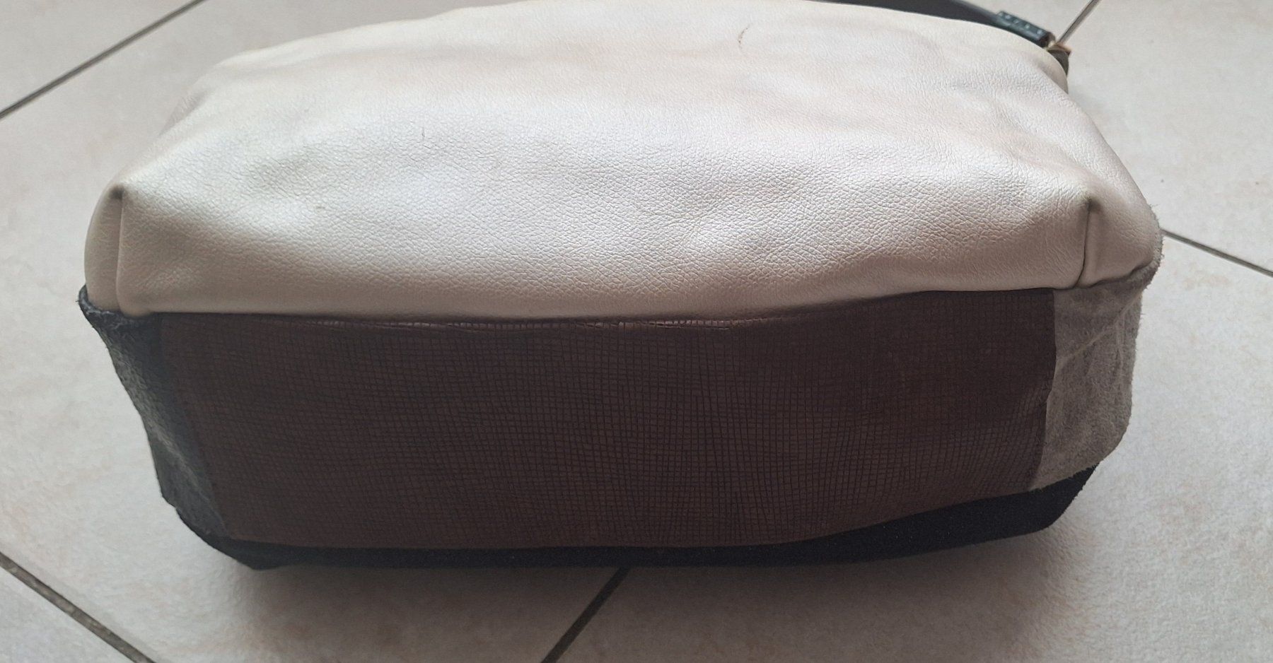 Borse da donna: Sac Ebarrito 100% cuir, multicolore – Usato da St-Triphon venduto da Jldr0 5