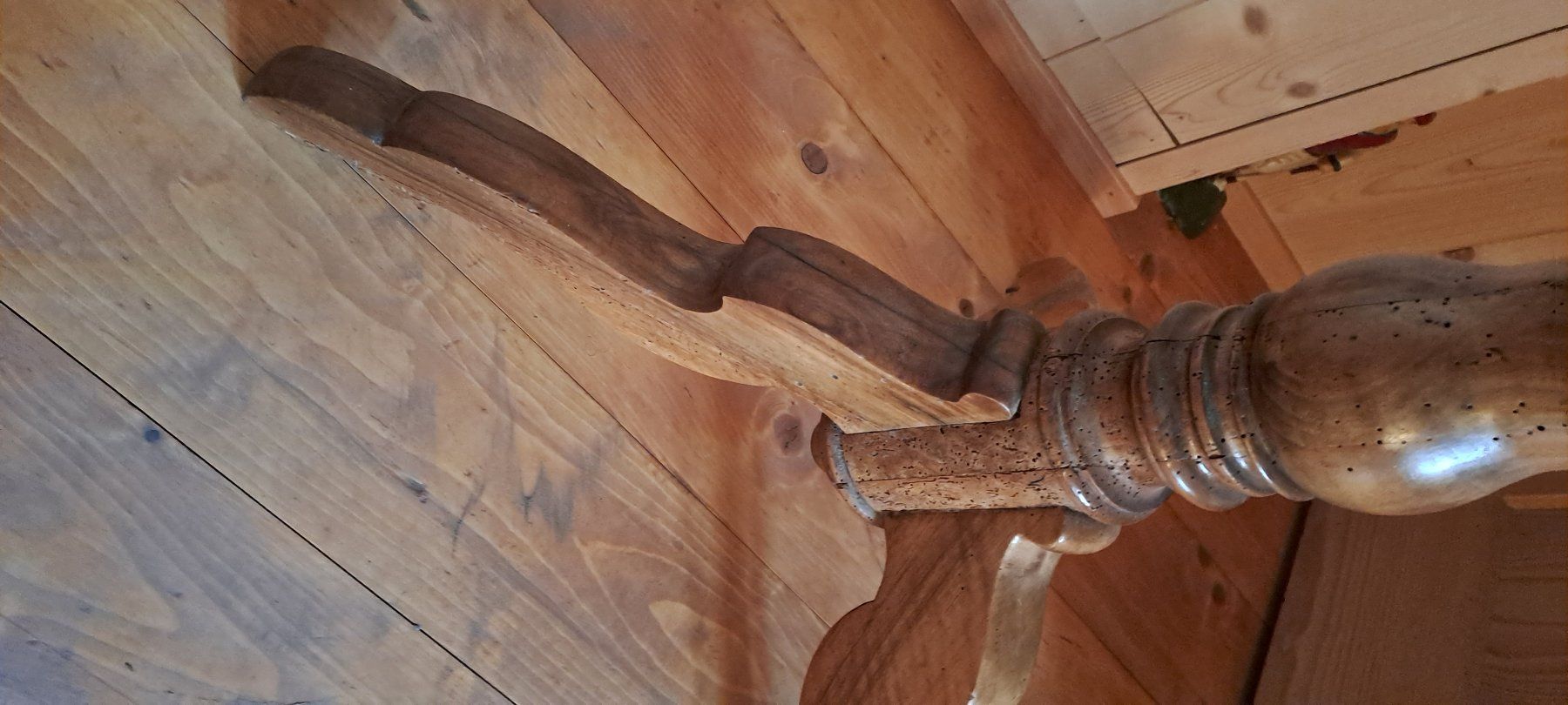 Guardaroba: Antike Garderobe / Kleiderständer, Nussbaum – Usato da Trogen venduto da Limboo 5