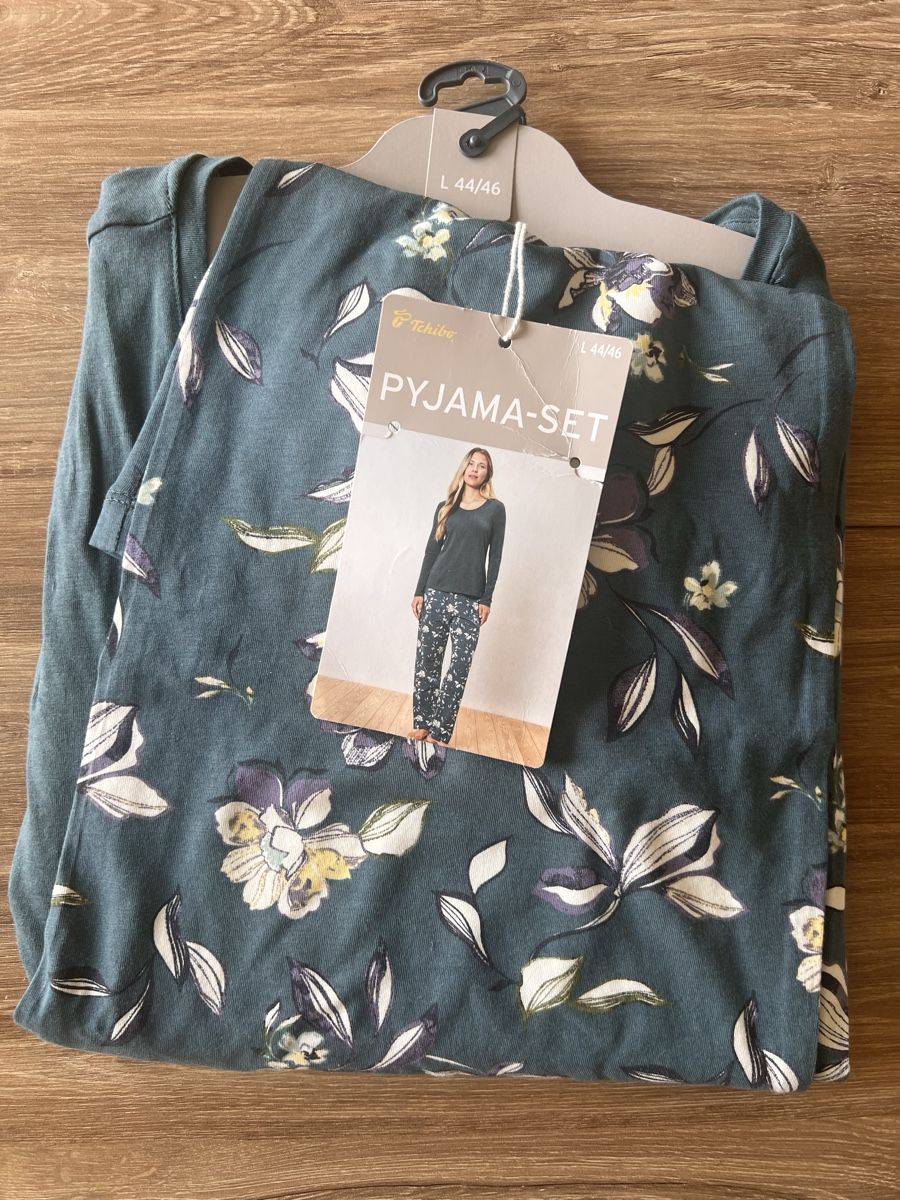 Tchibo Negligees & Pyjamas: Tchibo Pyjama Set ungetragen Grösse L – Neu und originalverpackt aus Thalwil von zso_g7vg