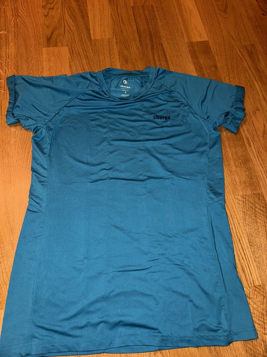 Sherpa T-Shirts: Sherpa Trainingsshirt **NEUWERTIG** – Neu (gemäss Beschreibung) aus Allschwil von KShing