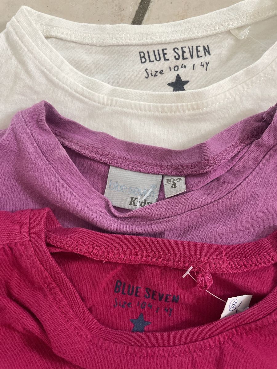 Maglioni & Felpe: 3 süsse blue Seven Shirts/Pullis Gr.104 – Usato da Obergerlafingen venduto da cabo4 1