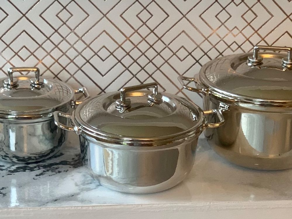 Puppenhaus Küchenzubehör 4 Mini-Töpfe | 1:12 Maßstab | Rote Kochtöpfe Für Puppenküche