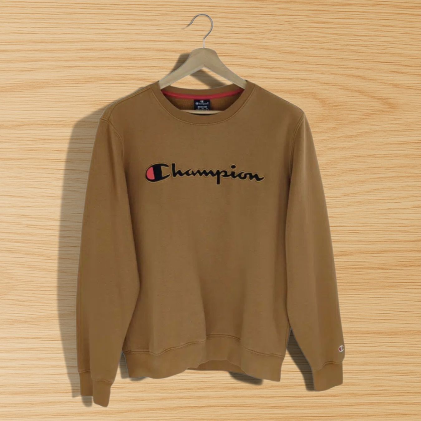 Champion Maglioni & Felpe: Pull Champion marron / beige clair brodé (Taille M) – Usato da Le Locle venduto da sAm_2112
