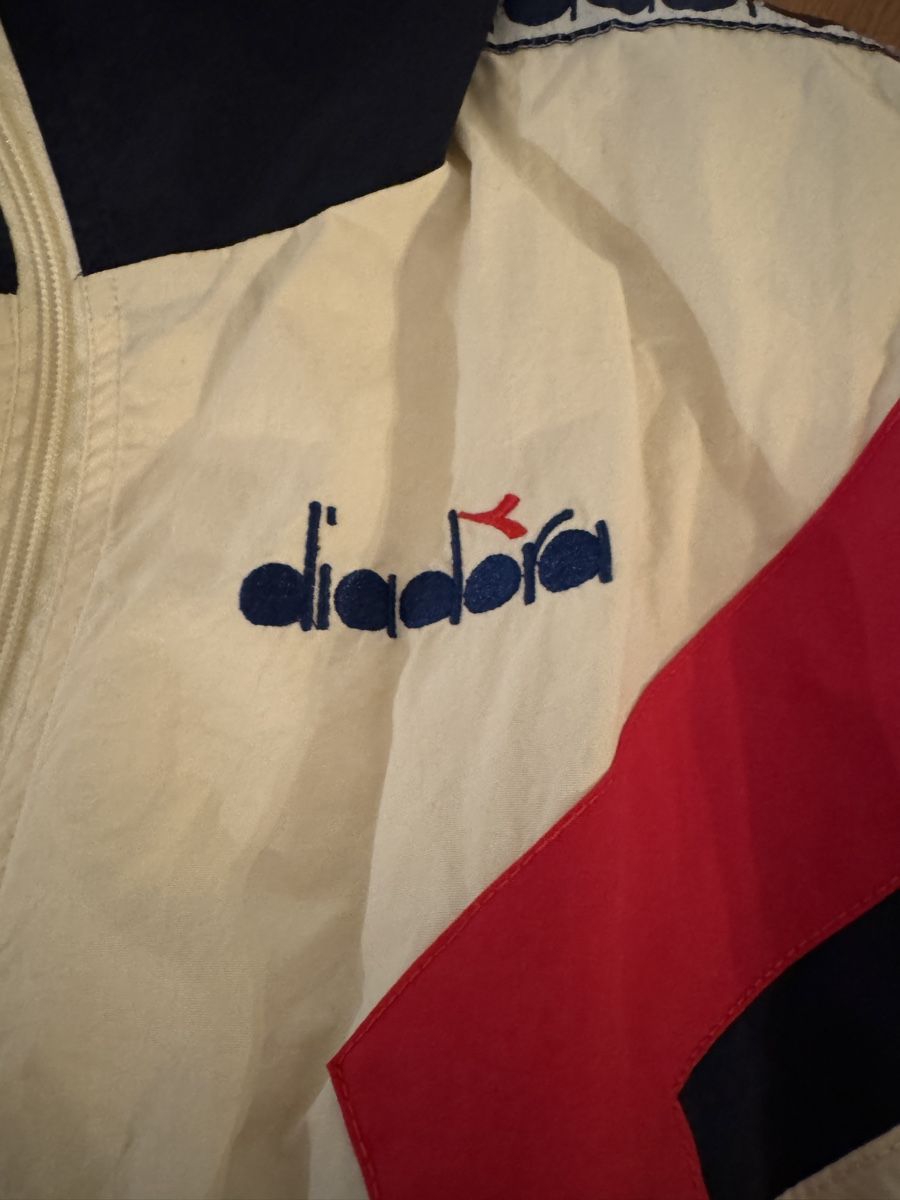 Completi: Diadora Trainingsanzug – Usato da Utzenstorf venduto da Mikaandri 1