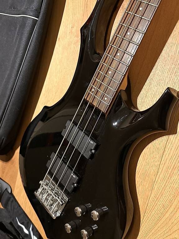Strumenti musicali: basso elettrico ESP LTD F-104 BK – Usato da Gordola venduto da Mars_ 1