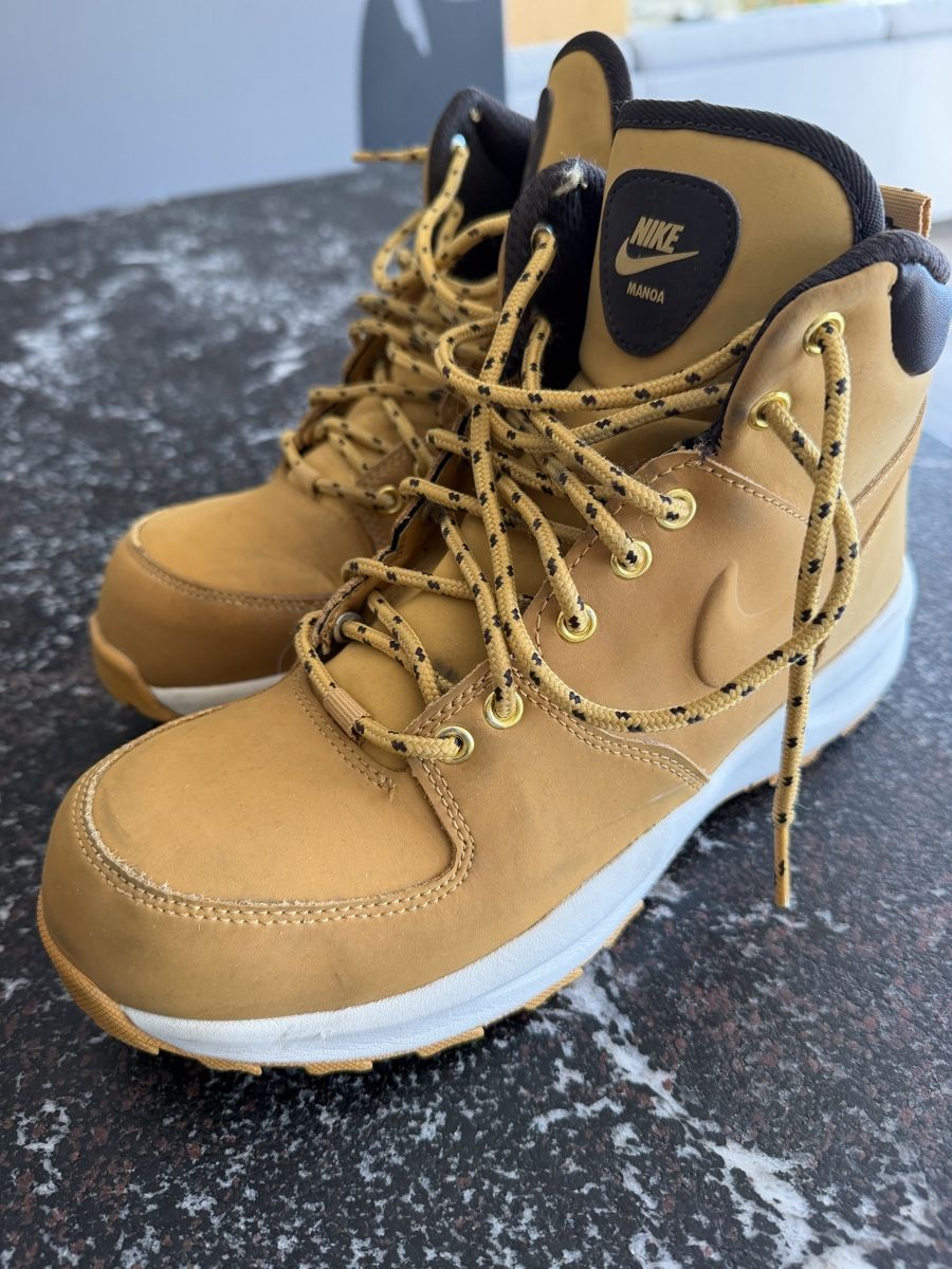 Nike Herrenschuhe: Bottes Nike Manoa couleur camel taille 40 – Gebraucht aus Morrens VD von Stanislas0