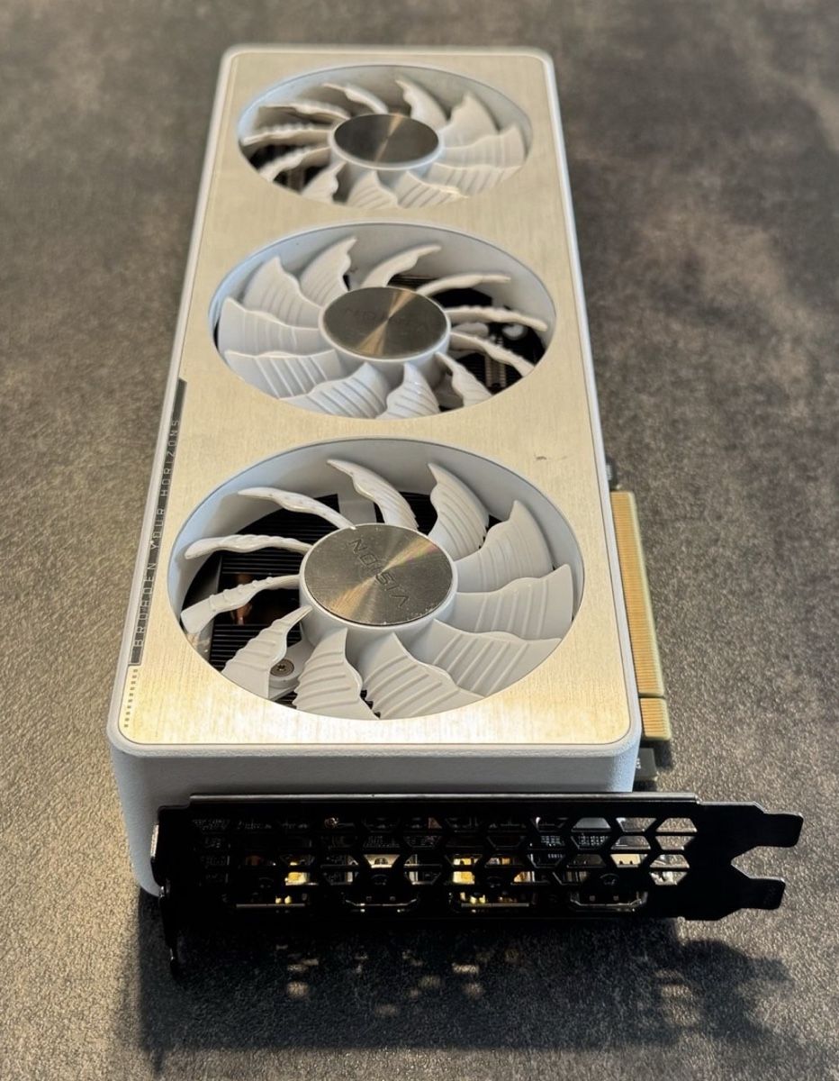 Nvidia Schede grafiche: Carte graphique gigabyte vision RTX 3070 OC 8gb – Usato da Lausanne venduto da Lemanchot 2