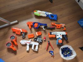 Nerf Sammlung: Viele Blaster, Munition & Zubehör für Action!