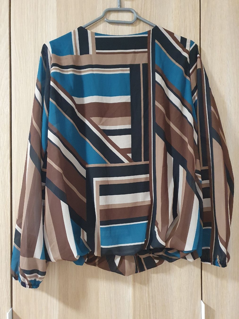 Blusen: Damen Bluse mit Muster Grösse L Neuwertig – Neu (gemäss Beschreibung) aus St.Gallen von Avena135 4