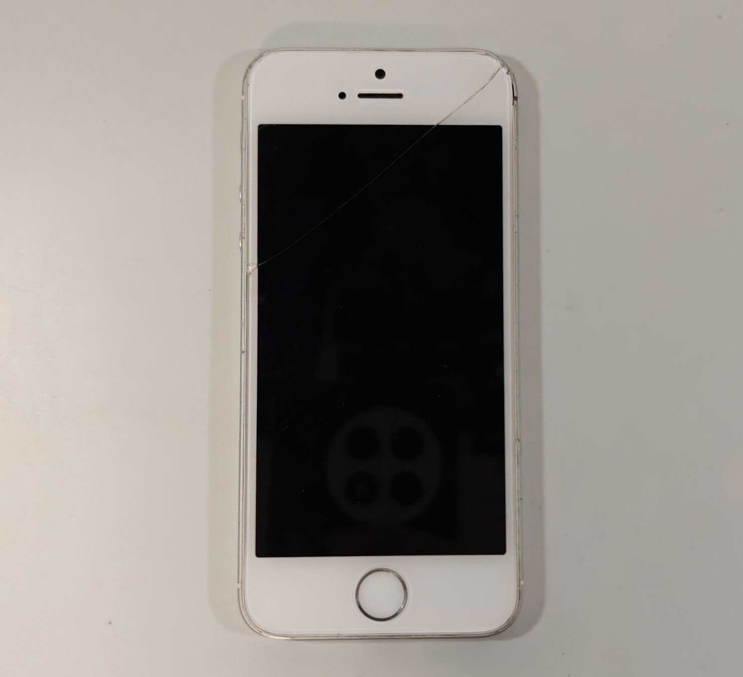 Apple Handys / Smartphones: iPhone SE – Defekt aus Ehrendingen von Rocky985