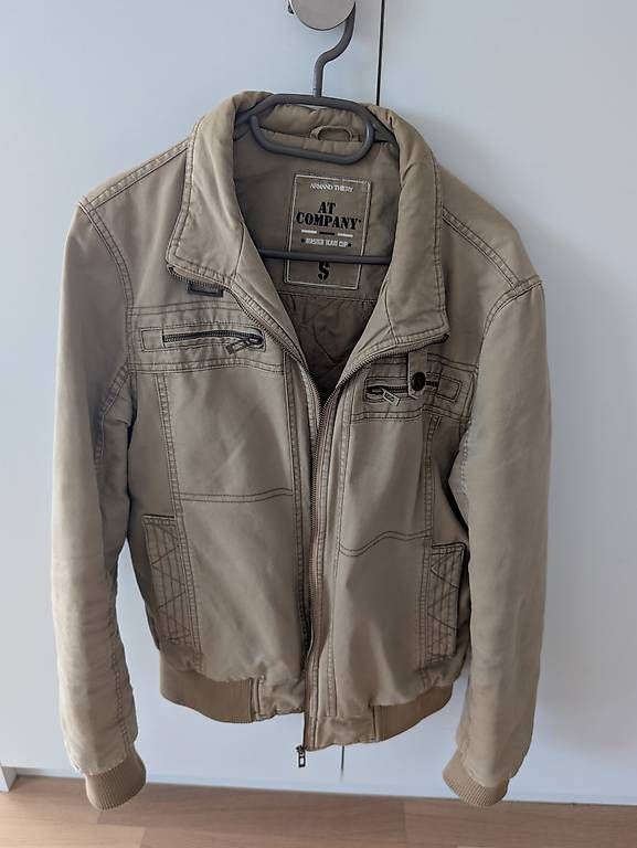 Giacche: Veste beige Armand Thierry  – Usato da Neuchâtel venduto da riv_j7c8