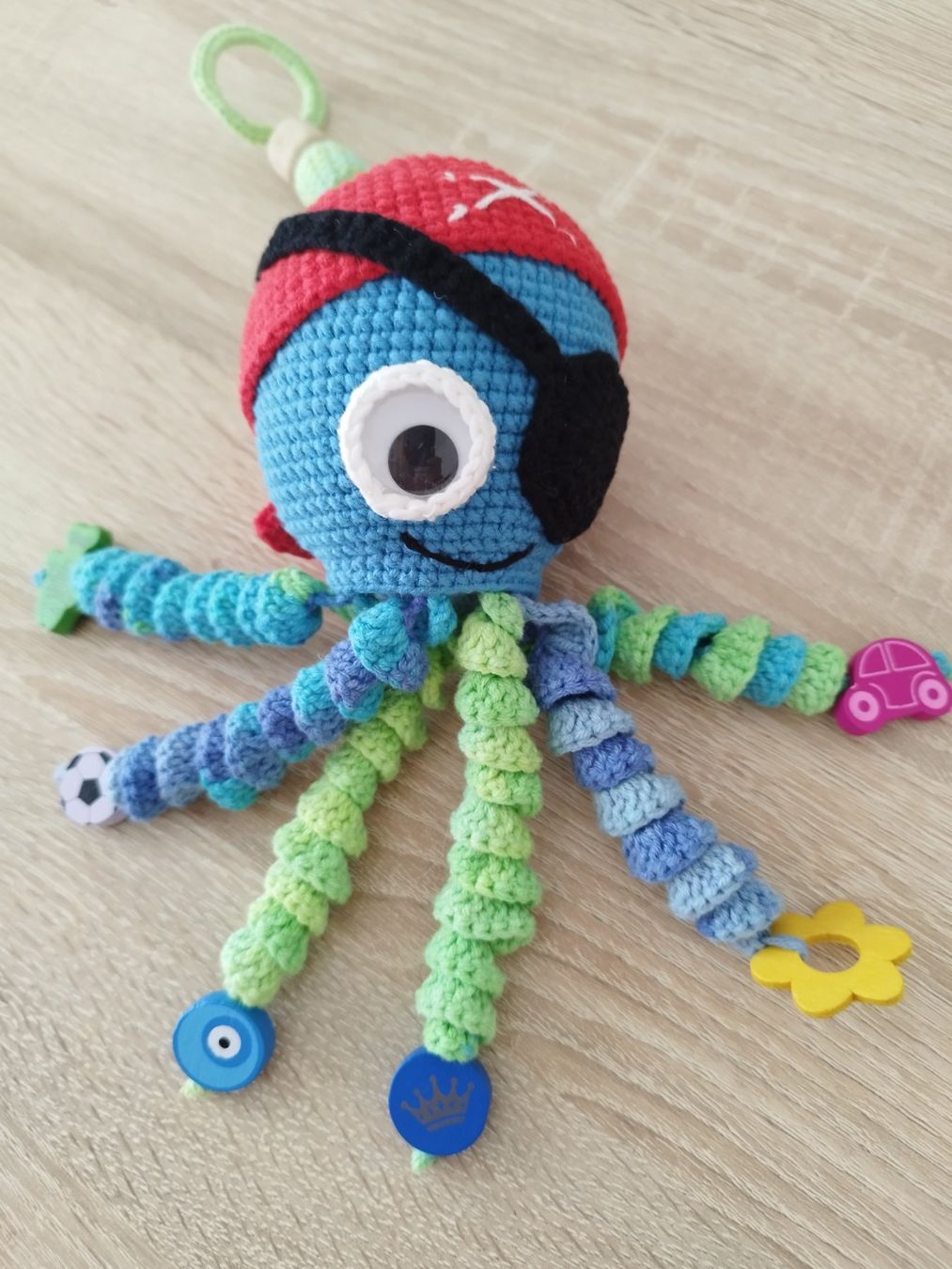 Spielzeuge: Poulpe Pirate avec tete hochet – Neu und originalverpackt aus Arnex-sur-Orbe von can_97vn