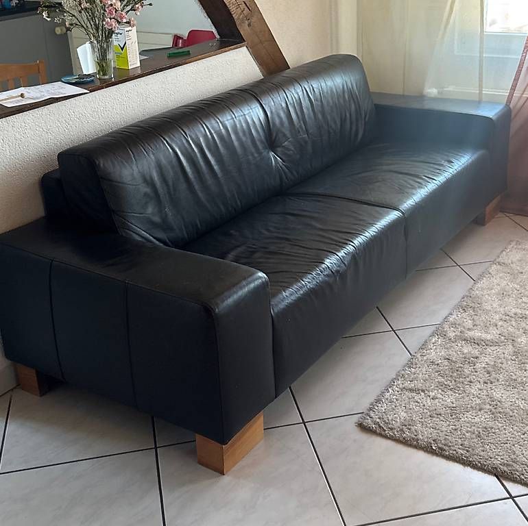 Sofas: Echtleder Sofa 2.2 Meter Neupreis 7500.- – Gebraucht aus Winterthur von Paretoprinzip