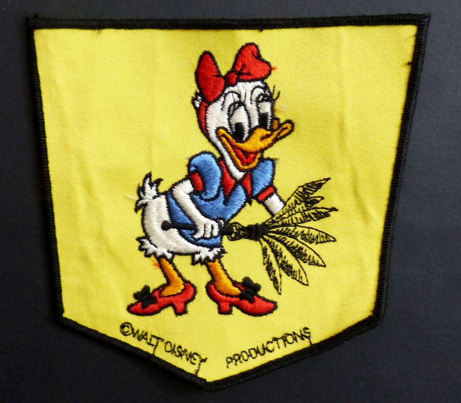 Disney Insignes: DISNEY DAISY DUCK & PLUTO VINTAGE PATCH STREAMLINE 1970'S – D'occasion à Lugano par YouWantUS 1