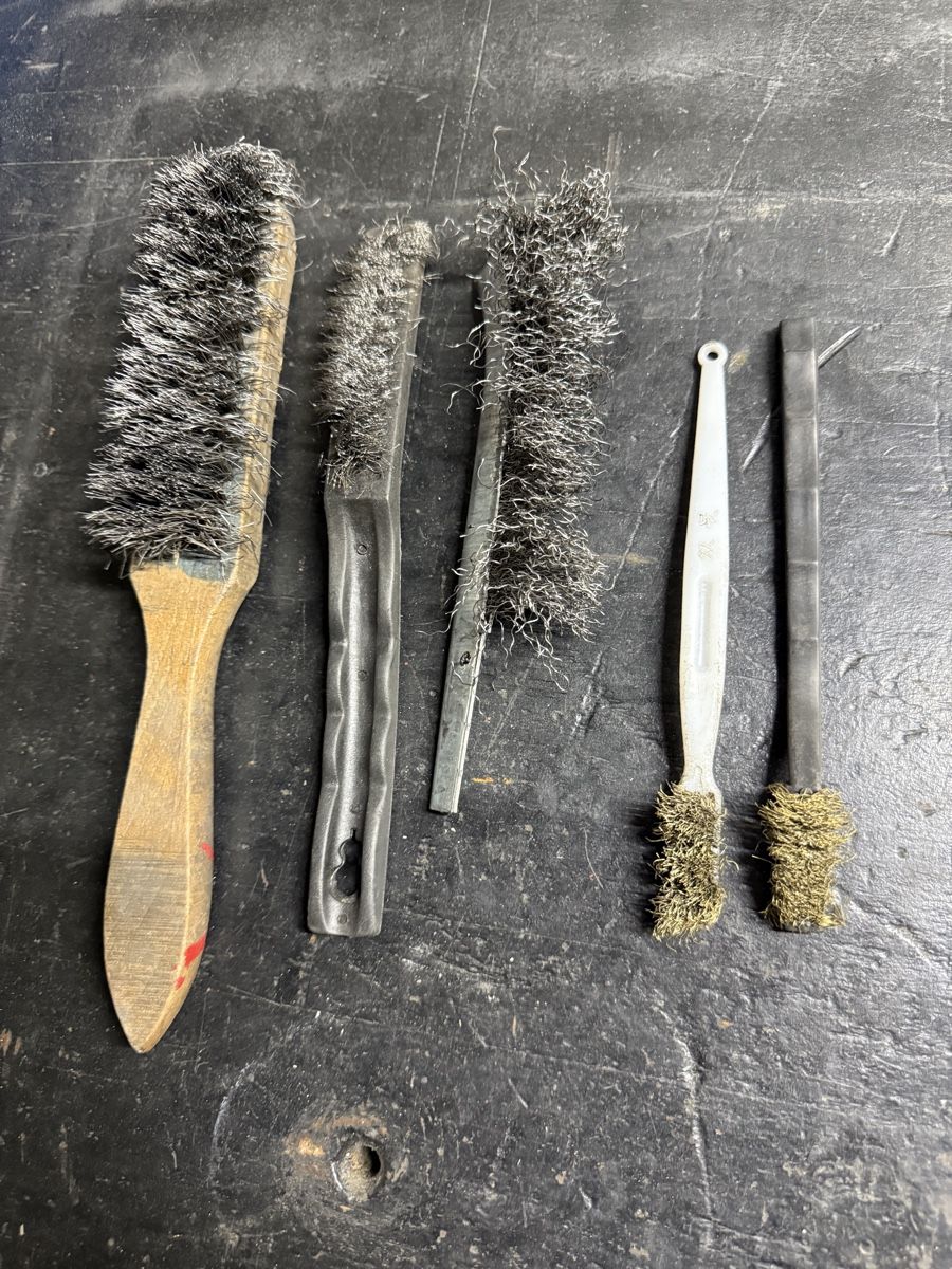 Autres articles pour la maison: Brosses a metal – D'occasion à Choex par Adri27000