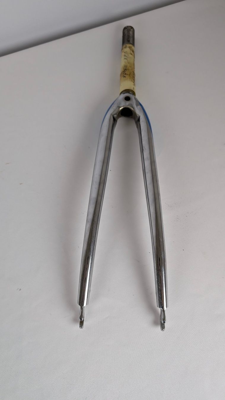 Pezzi di ricambio: Fahrrad-Rahmen mit gelber Gabel – Usato da Wettingen venduto da Wendemarket 5