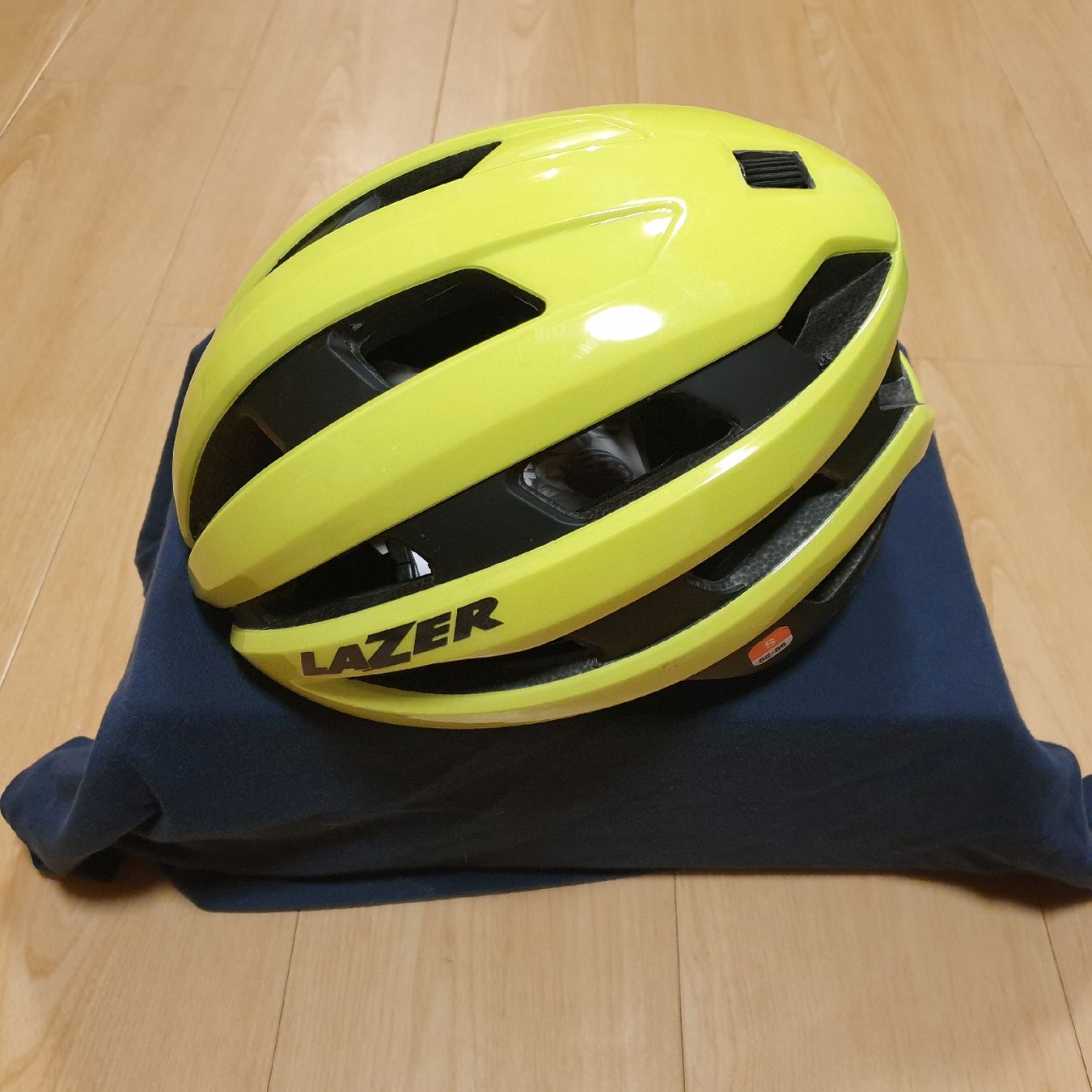Caschi: Fluo Lazer Sphere Mips Velohelm Grösse S (52-56cm – Nuovo (secondo la descrizione) da Val D Illiez venduto da SnowRoof