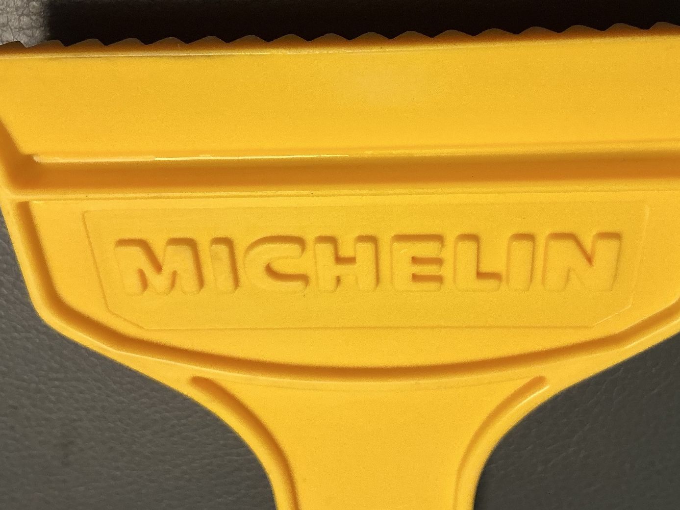 Tutti gli attrezzi: Michelin Eiskratzer, gelb, Vintage – Usato da Horw venduto da adler65 8