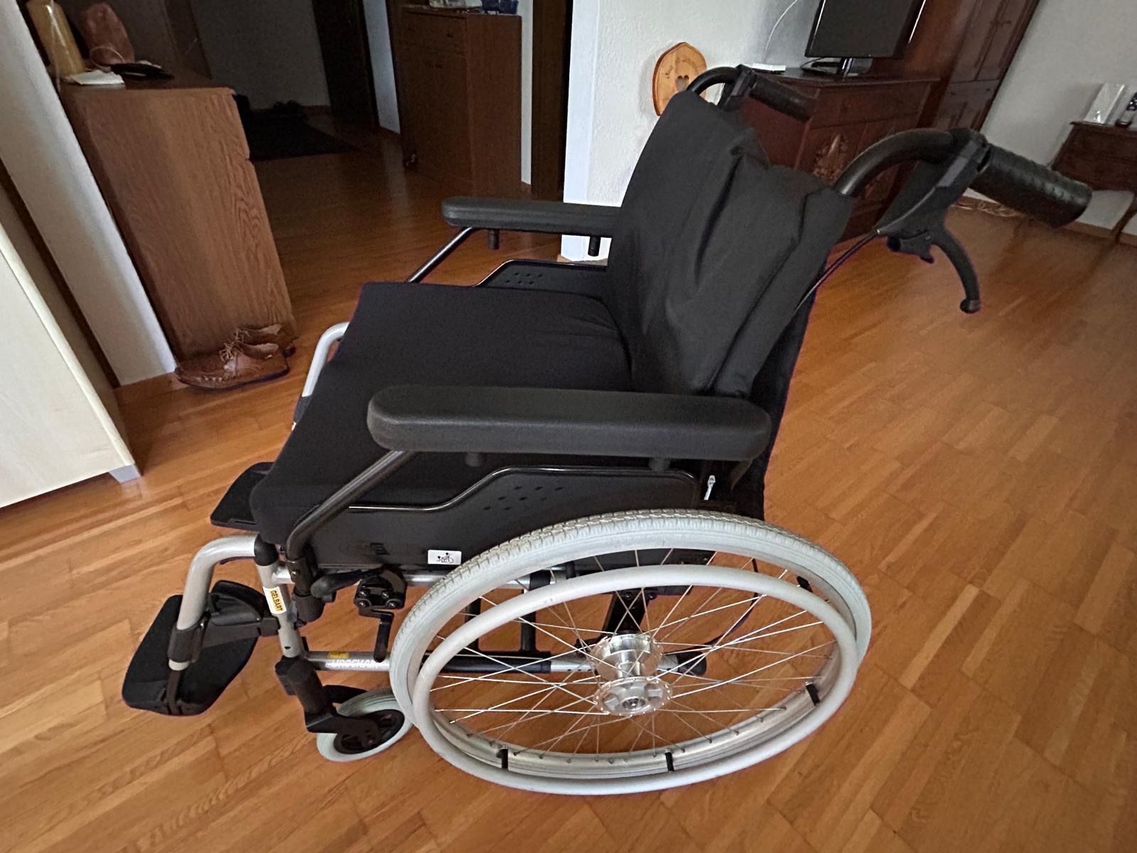 Chaises roulantes: Rollstuhl – D'occasion à Wilihof par gogoh76 2