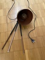 Tischleuchte schwarz dreibeinig