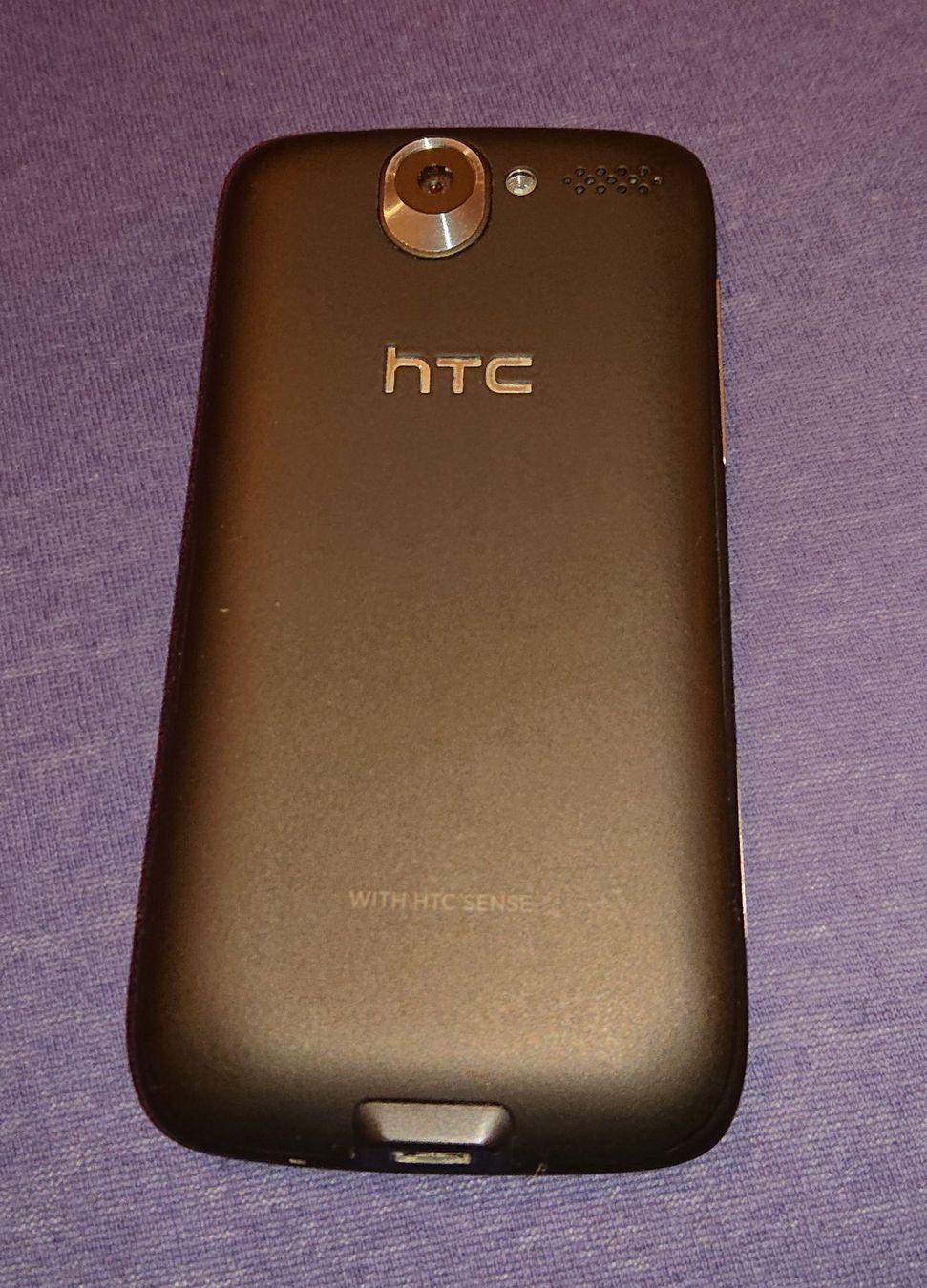 HTC Portables: HTC Desire mit Original-Ladegerät – D'occasion à Basel par sakartvelo 1