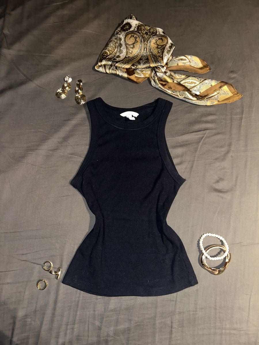 H&M Tops: Dunkelblaues Tanktop – Gebraucht aus Grüningen von mel_c9v6