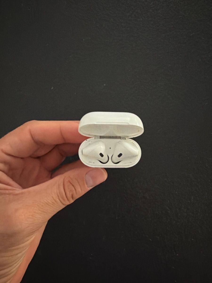 Apple Kopfhörer: AirPods – Gebraucht aus Zürich von by.mr.evans 1