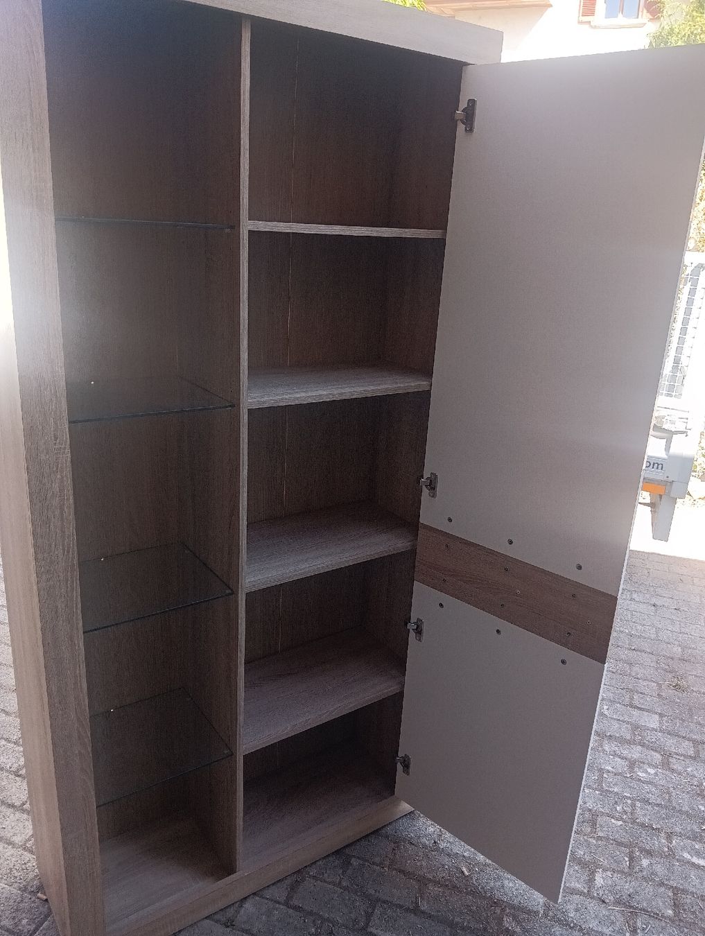 Armoires: Bibliothèque avec portes et étagères. – D'occasion à Tavannes par ise_2jz 2