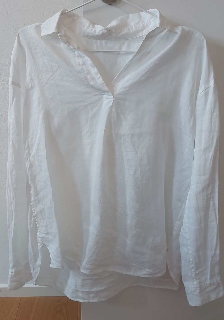 Uniqlo Blusen: leichte Bluse weiss, Grösse M, Uniqlo – Neu (gemäss Beschreibung) aus Fraubrunnen von magdalena27