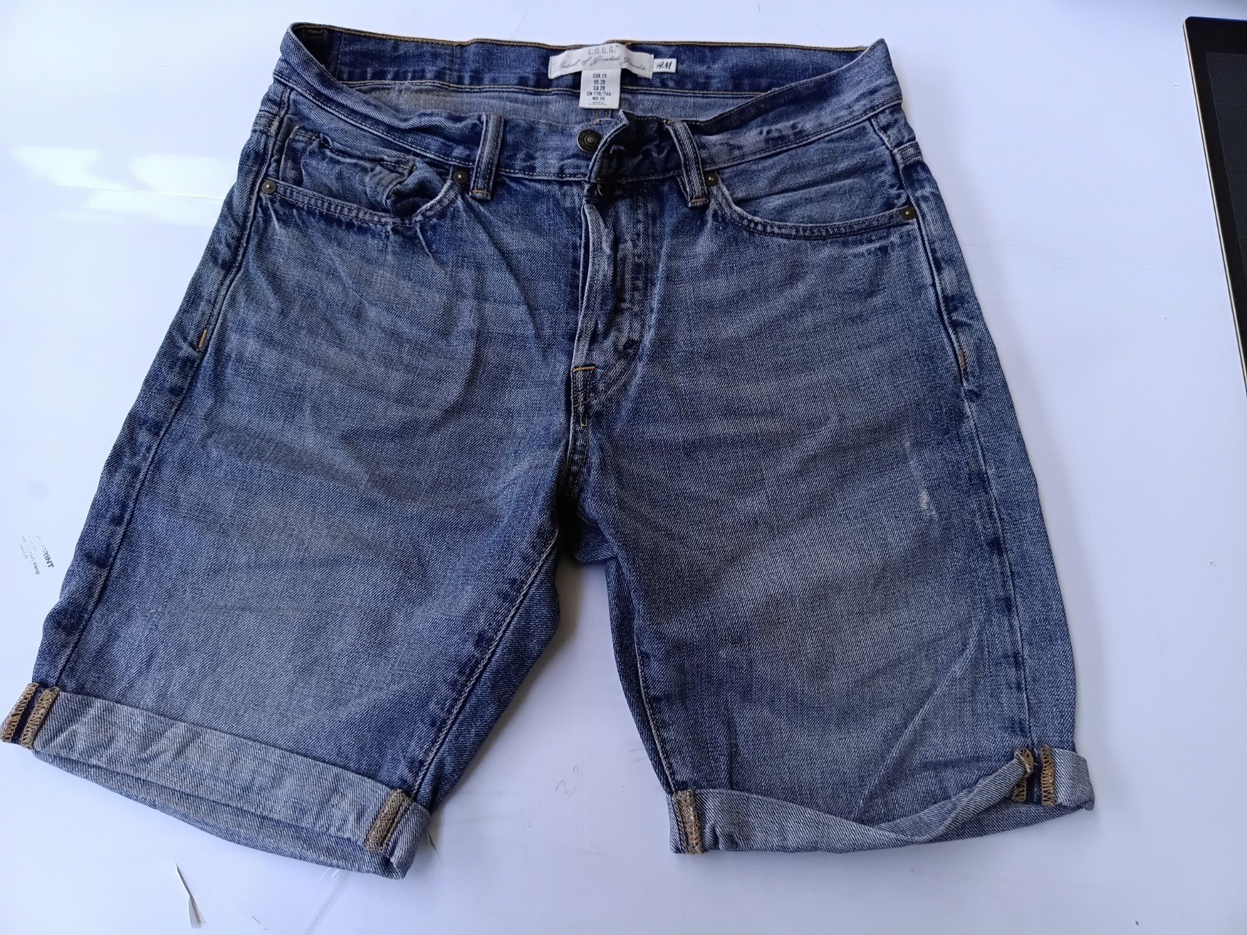 H&M Jeans: H&M Jeans Shorts – Nuovo (secondo la descrizione) da Wängi venduto da Ladys_First
