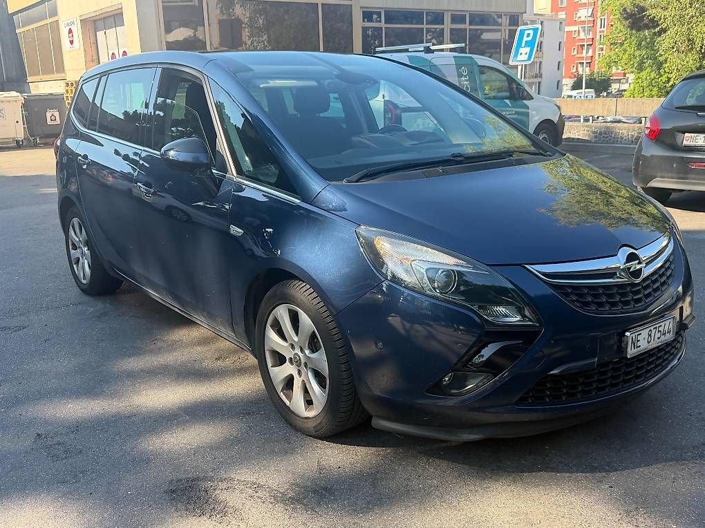 Automobili: Vend Opel Zafira Tourer C 1.4 Turbo  – Usato da Neuchâtel venduto da lana05 1