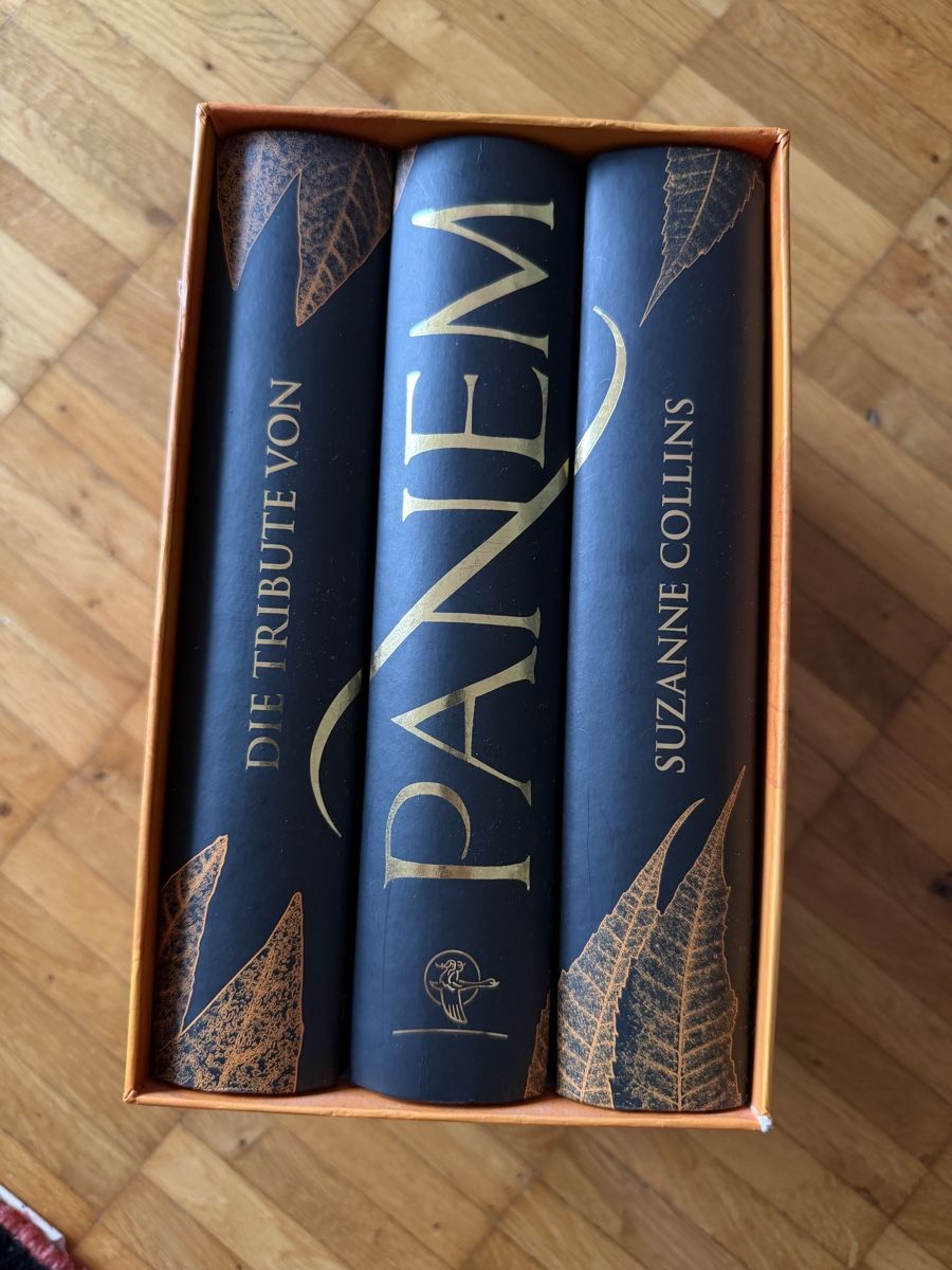 Libri: Die Tribute von Panem - Suzanne Collins, Sammleredition – Nuovo (secondo la descrizione) da Bern venduto da joannnne