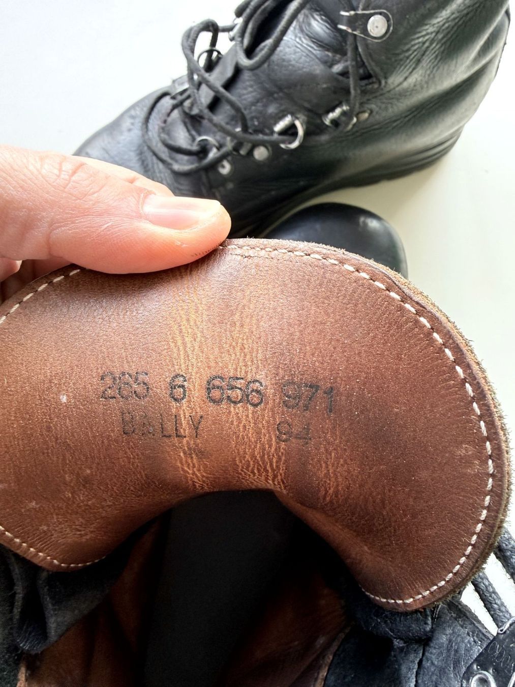 Schweizer Armee Scarpe da uomo: Schweizer Armee Kampfstiefel BALLY, Echtleder, Schwarz – Usato da Nottwil venduto da rattkatz 1