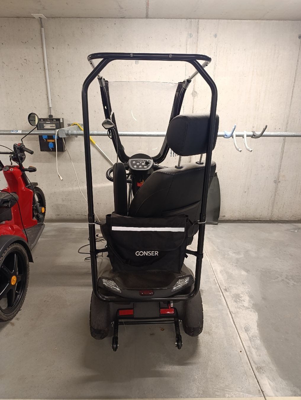 Rollstühle: Rollstuhl Elektrowagen H-898 – Gebraucht aus Turbenthal von QMay 1