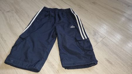 Adidas shorts gr 128 mit Taschen 