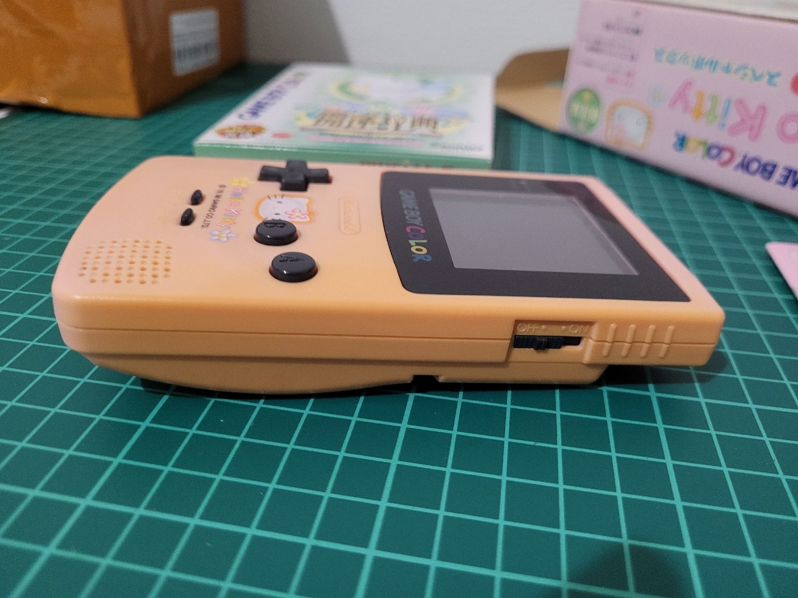 Nintendo Console: Hello Kitty Game Boy Color - Complete in Box - Rare! – Usato da Meyrin venduto da Retro-GZ 1